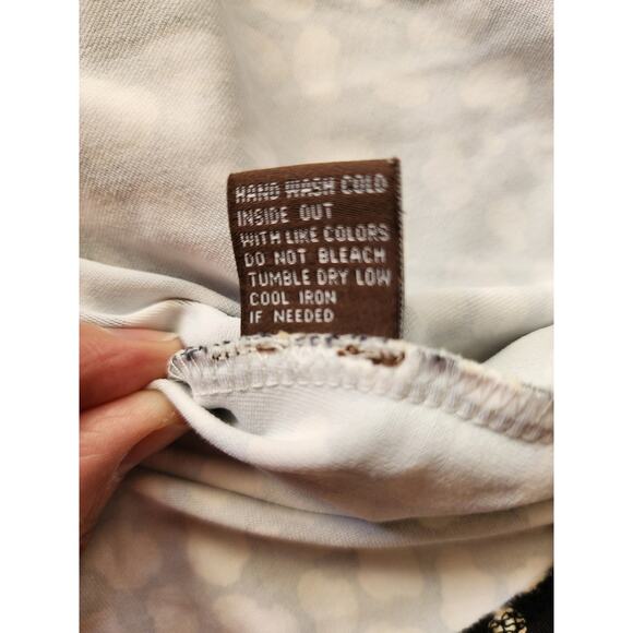 J. MCLAUGHLIN Smooth Stretch Leopard Print V-Neck Top Size Large - Picture 6 of 6